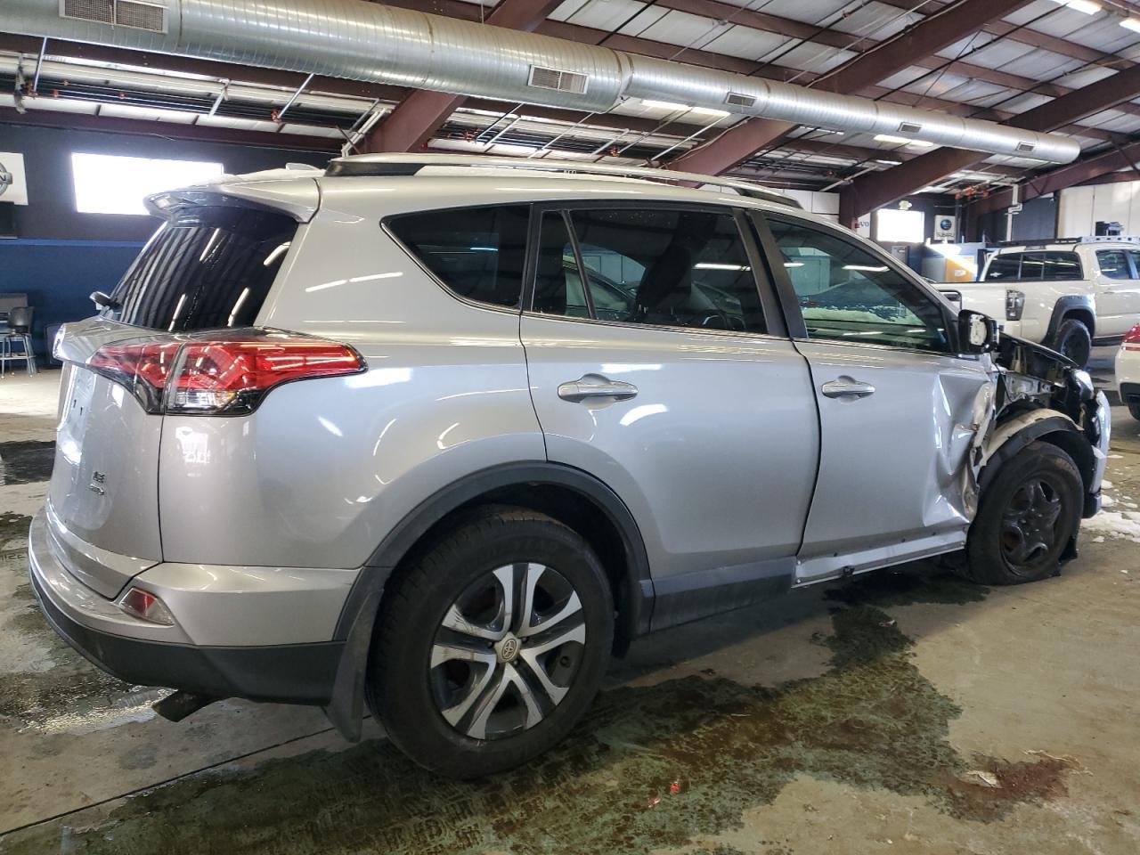 2018 TOYOTA RAV4 LE - Image 3