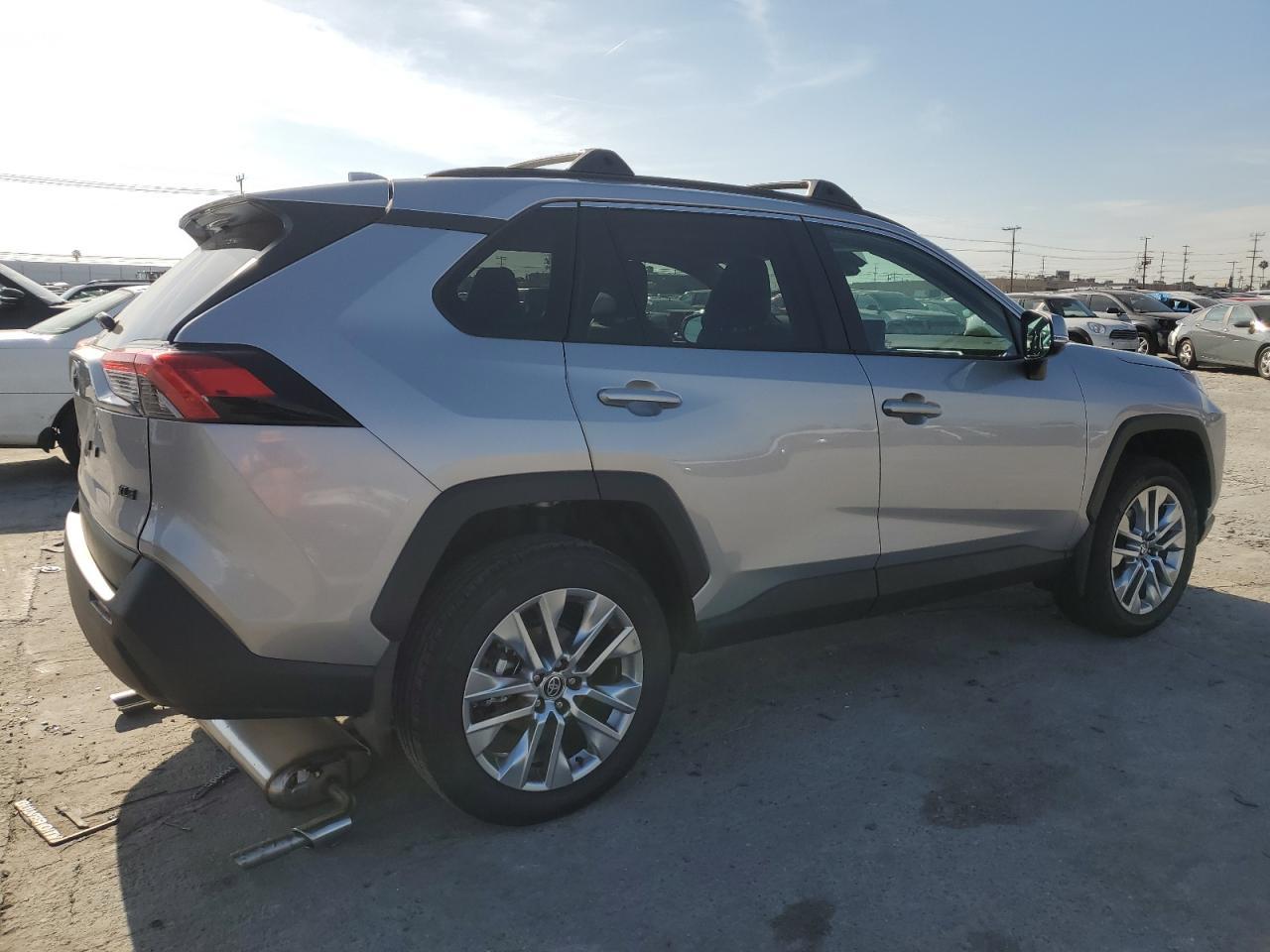 2024 TOYOTA RAV4 XLE P - Image 3