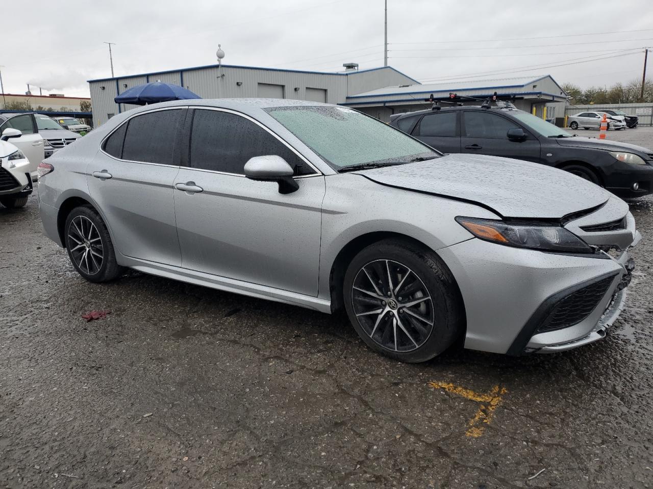 2021 TOYOTA CAMRY SE - Фото 4