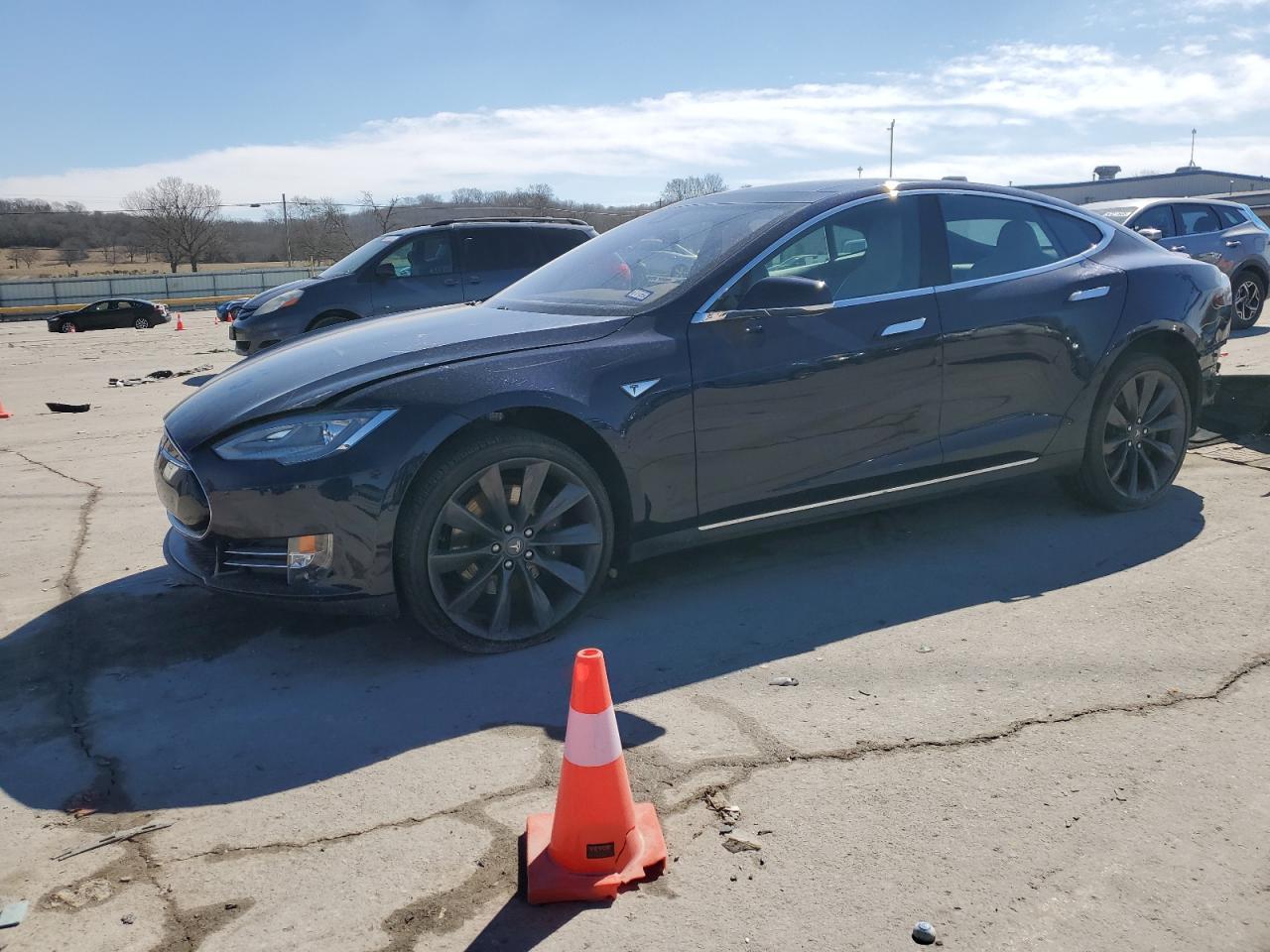 2015 TESLA MODEL S 85