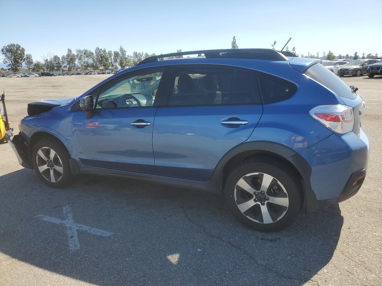 2014 SUBARU XV CROSSTR - Image 2