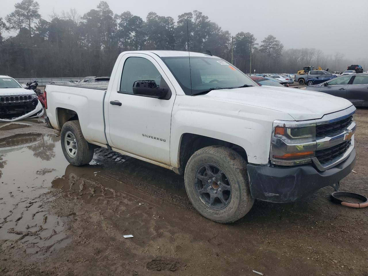 2017 CHEVROLET SILVERADO - Image 4