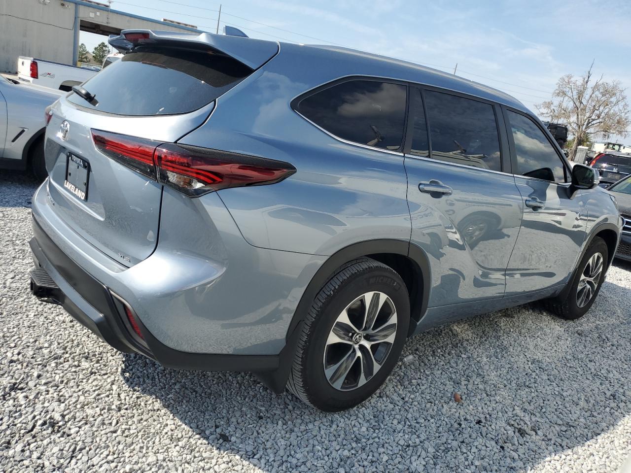 2024 TOYOTA HIGHLANDER - Image 3
