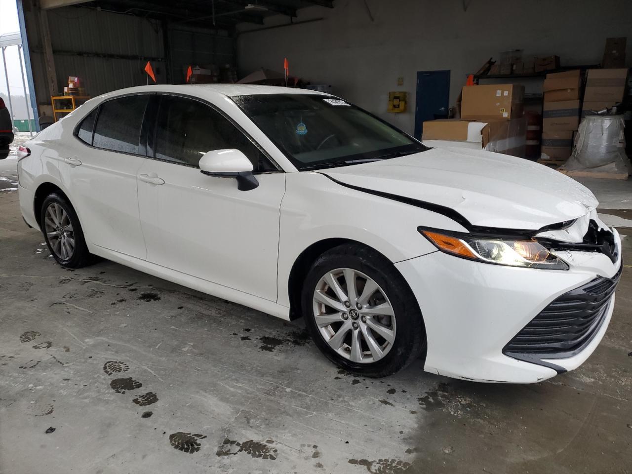 2018 TOYOTA CAMRY L - Фото 4