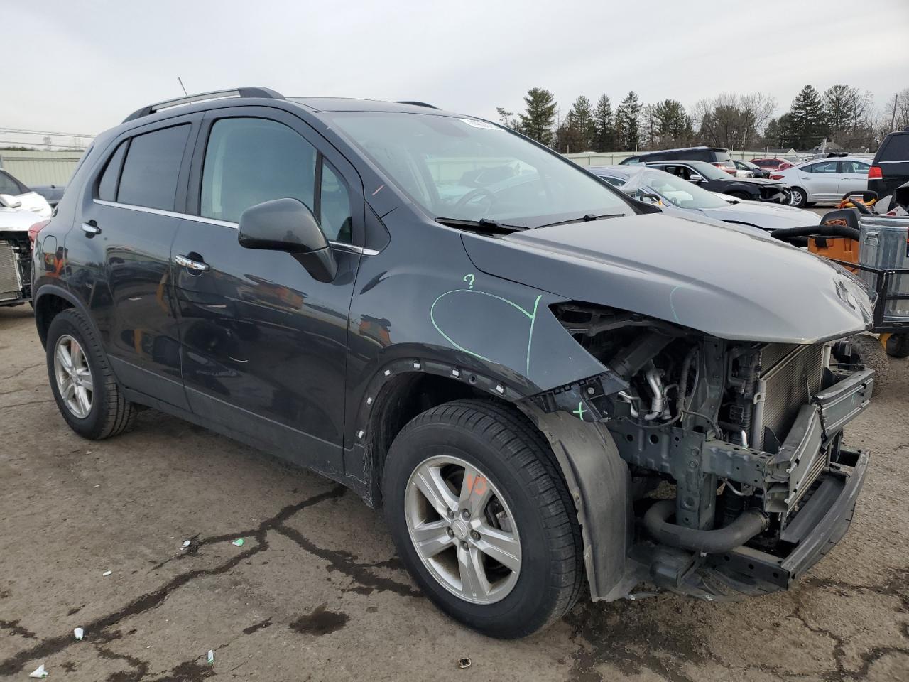2019 CHEVROLET TRAX 1LT - Image 4