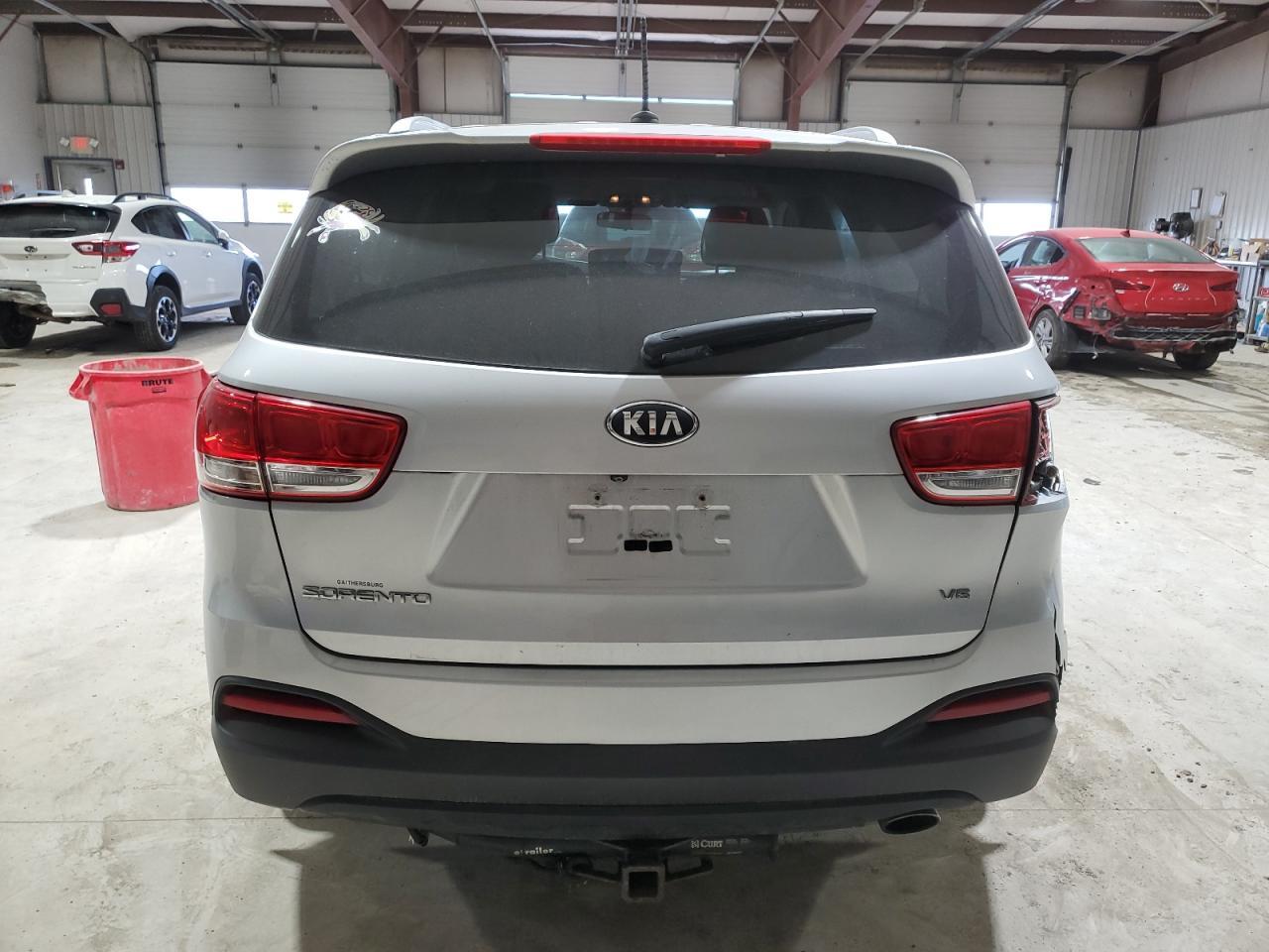 2016 KIA SORENTO LX - Image 6