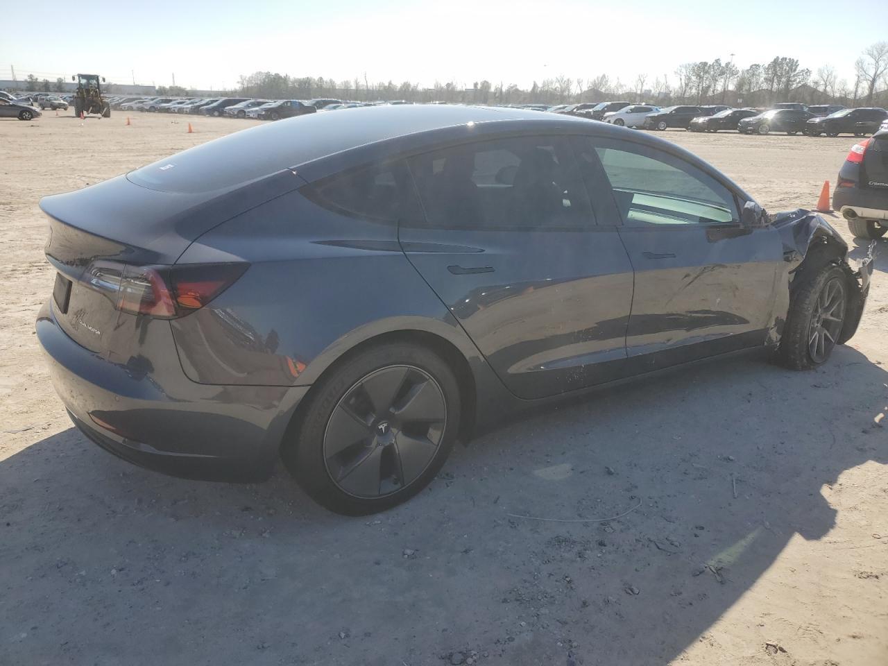 2022 TESLA MODEL 3 - Фото 3