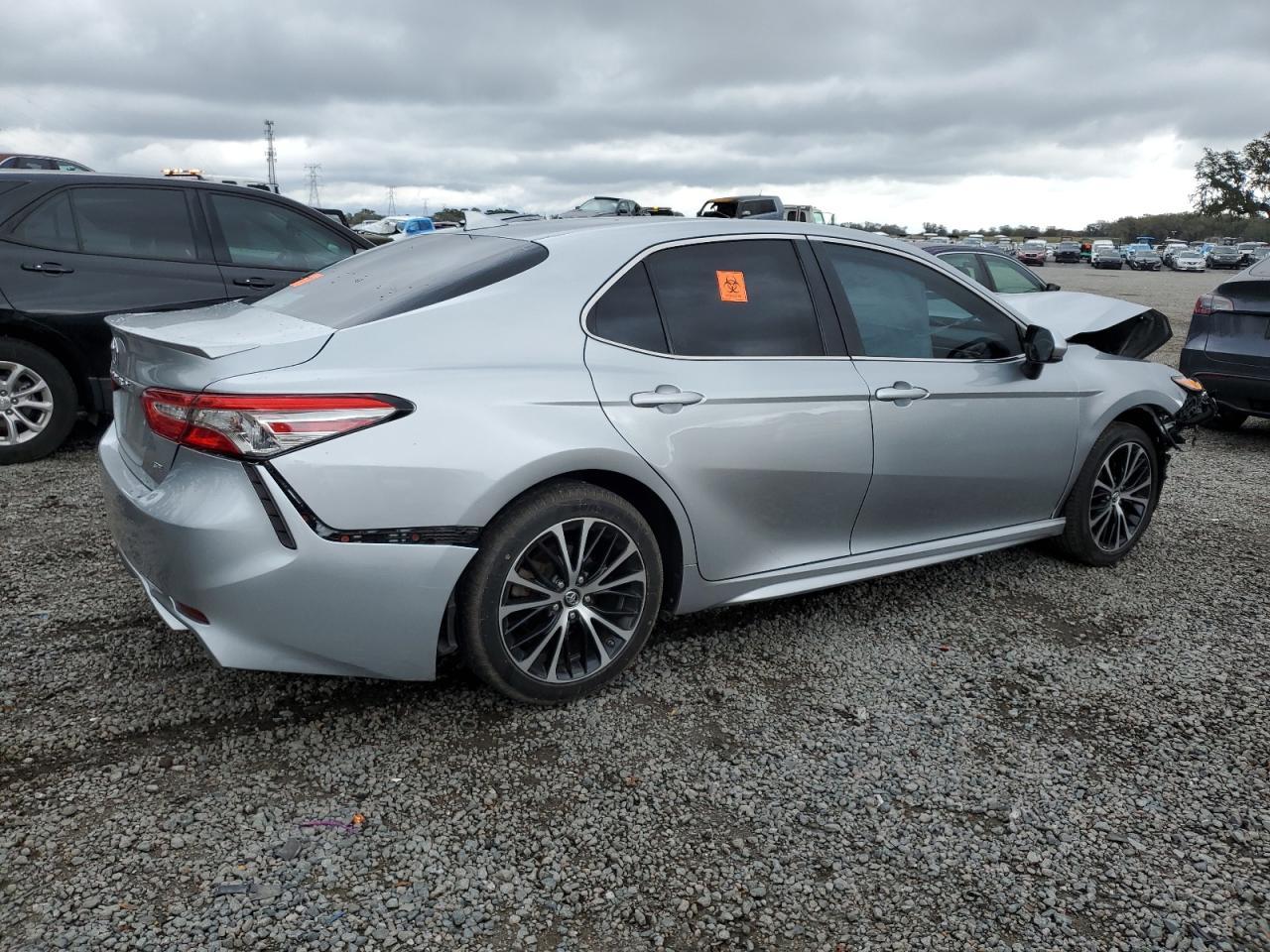 2019 TOYOTA CAMRY L - Фото 3