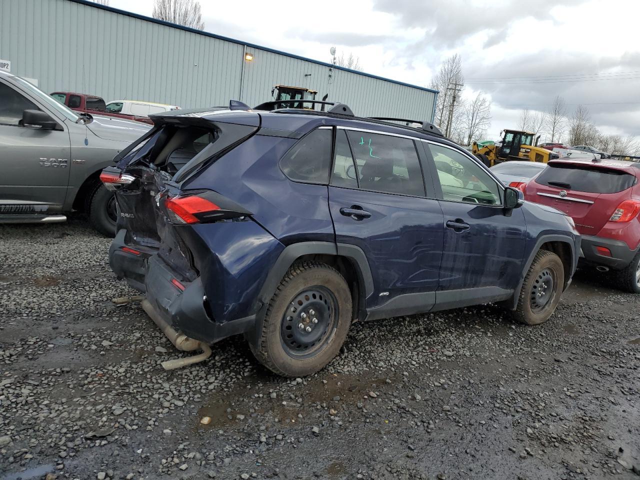 2024 TOYOTA RAV4 XLE P - Image 3