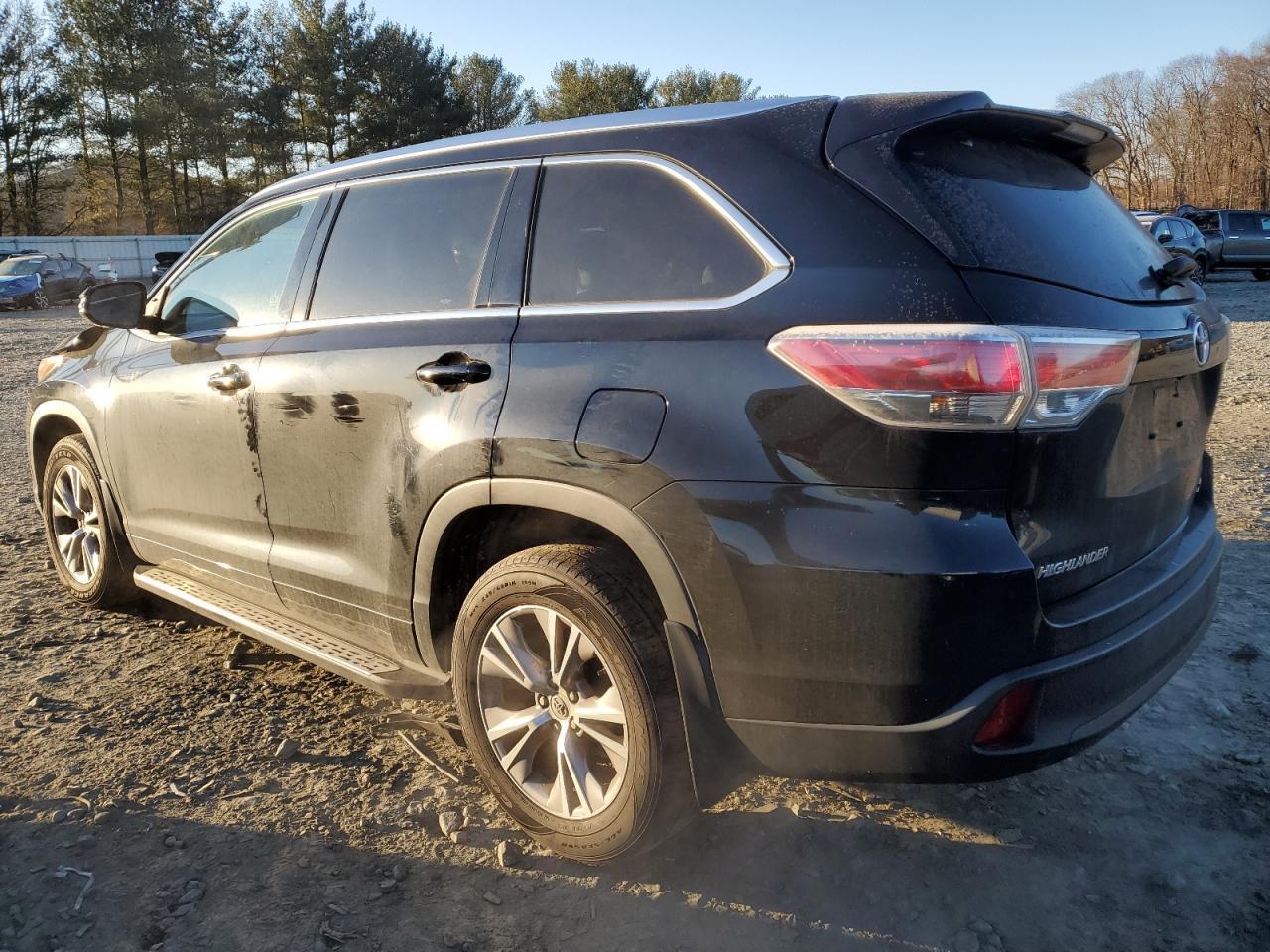 2015 TOYOTA HIGHLANDER - Фото 2
