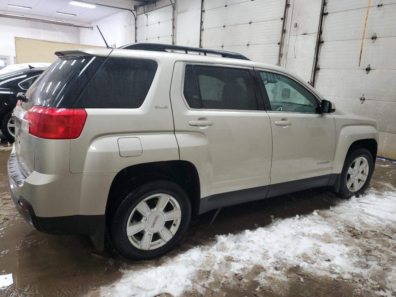 2013 GMC TERRAIN SL - Image 3