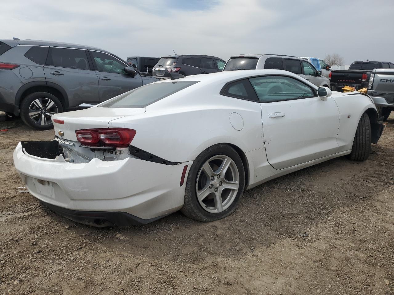 2020 CHEVROLET CAMARO LS - Фото 3