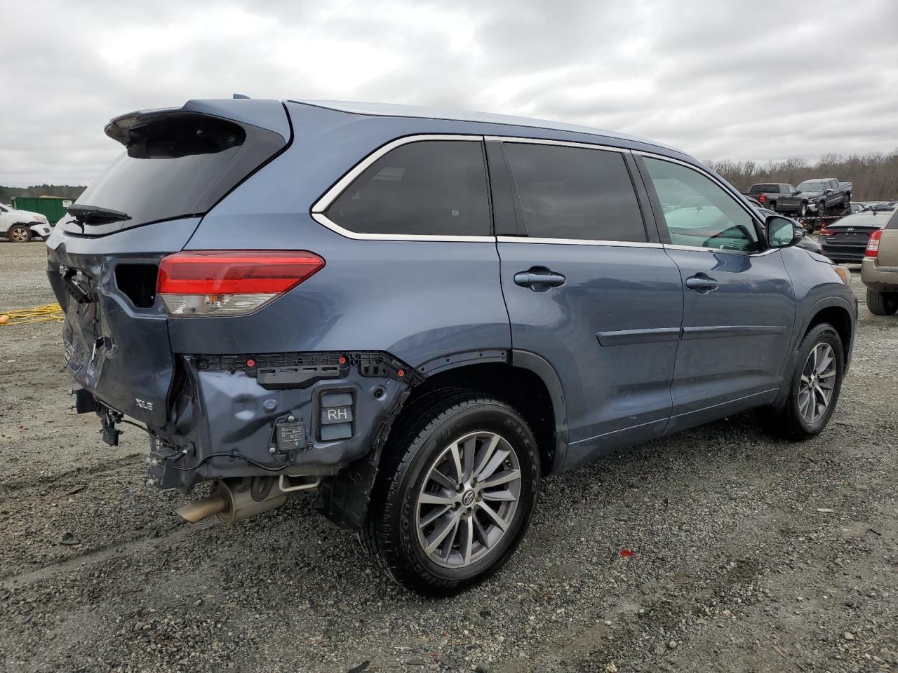 2018 TOYOTA HIGHLANDER - Image 3