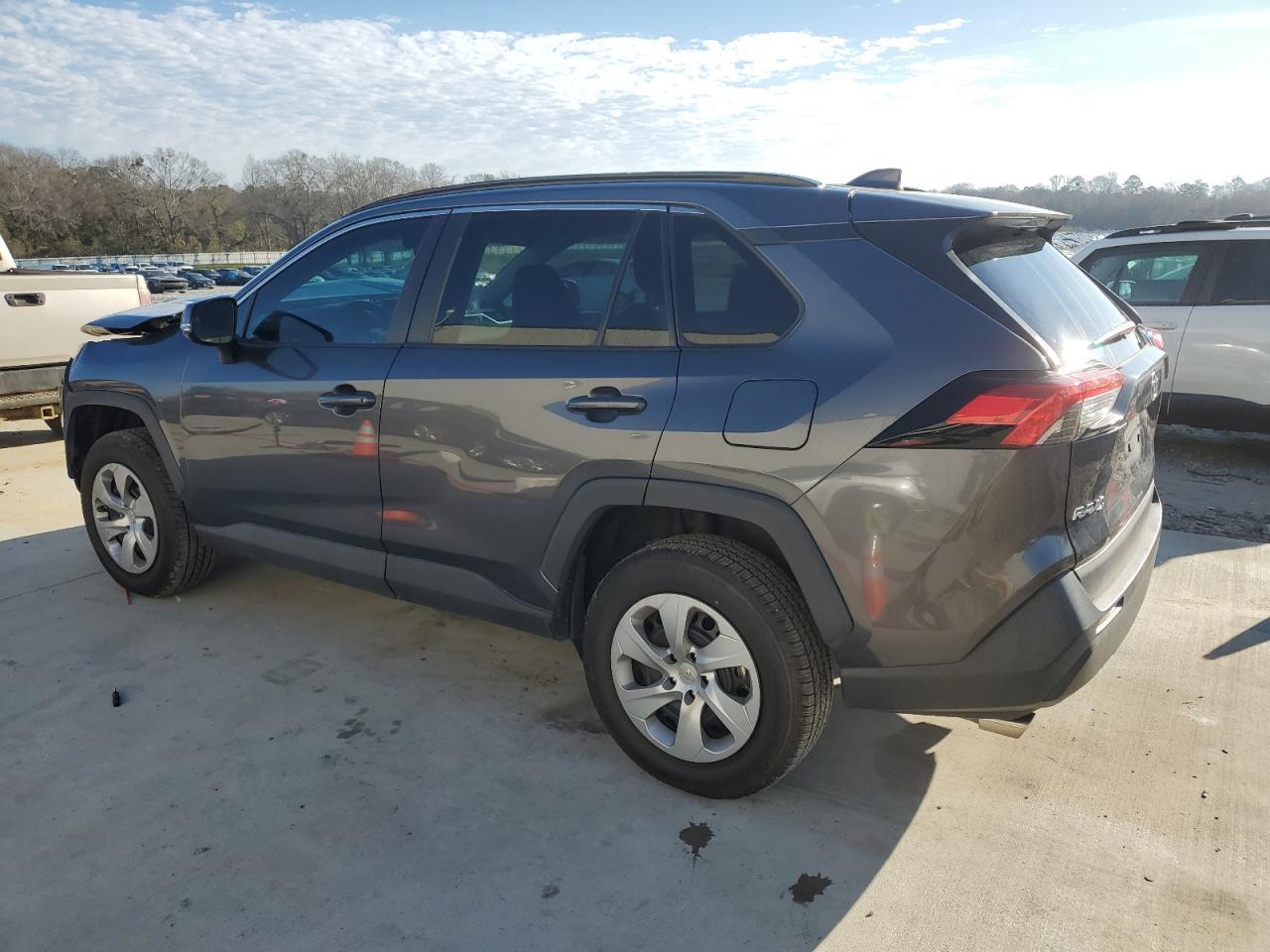 2021 TOYOTA RAV4 LE - Фото 2