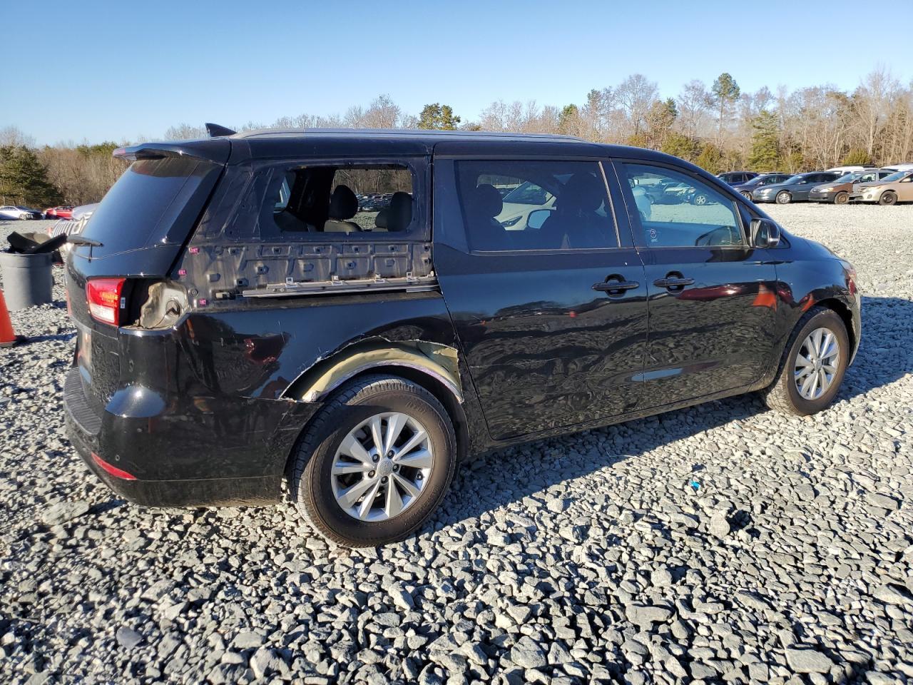 2017 KIA SEDONA LX - Фото 3
