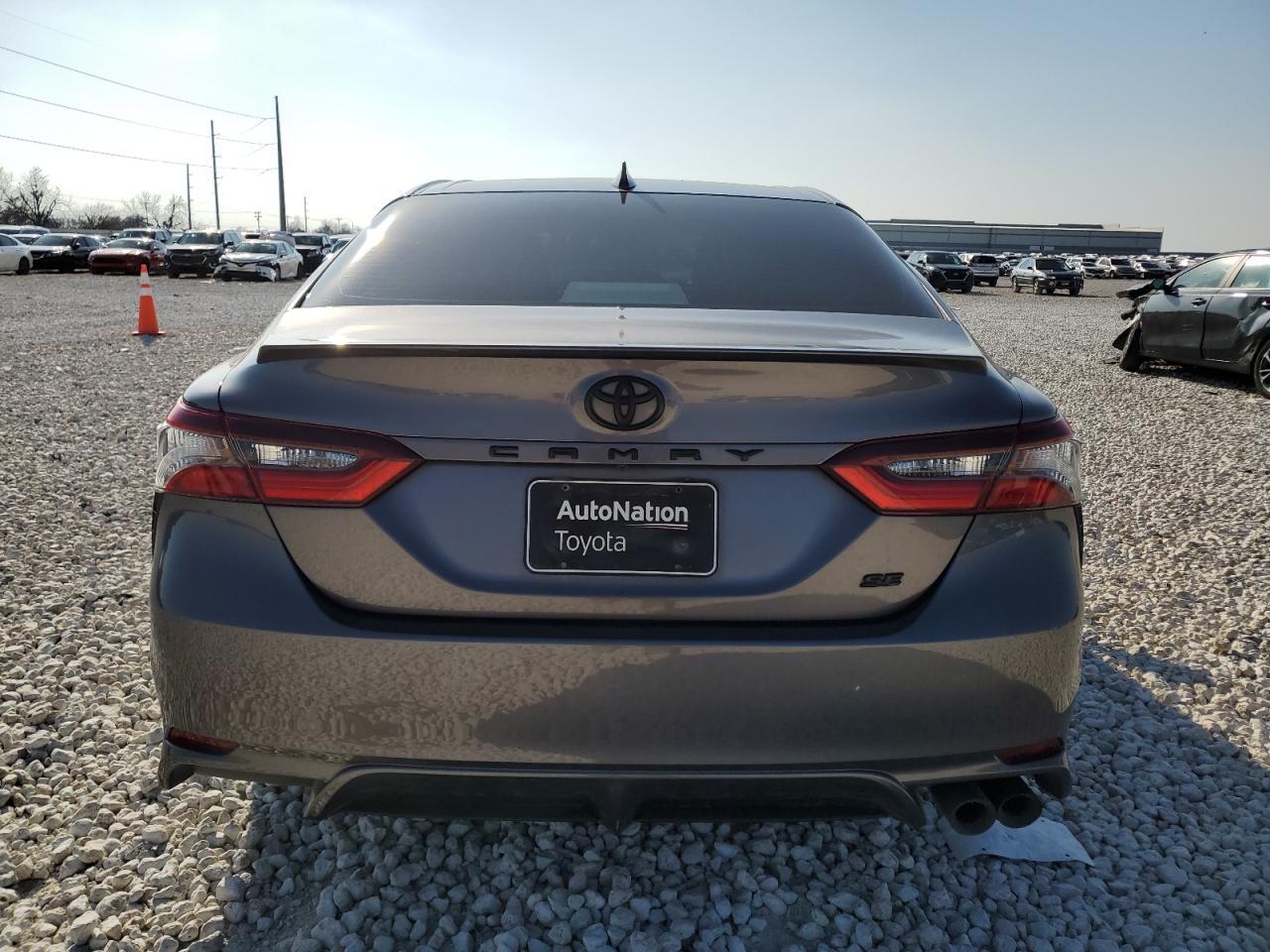2021 TOYOTA CAMRY SE - Image 6