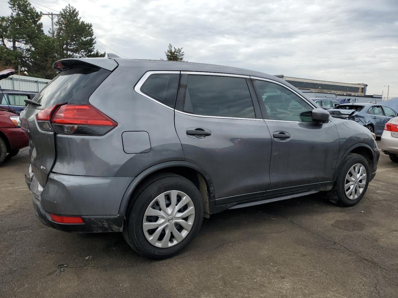 2017 NISSAN ROGUE SV - Фото 3