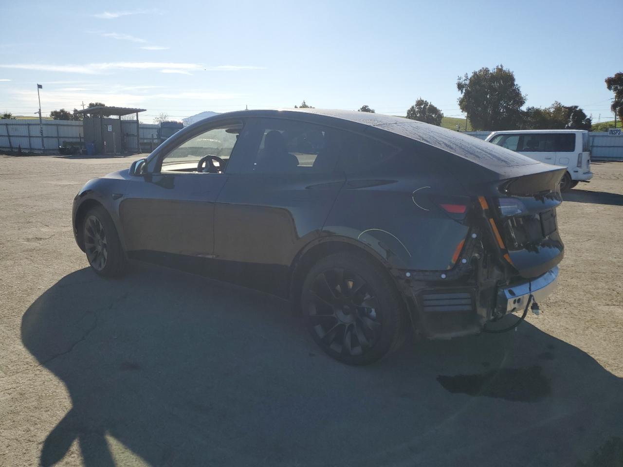 2023 TESLA MODEL Y - Image 2
