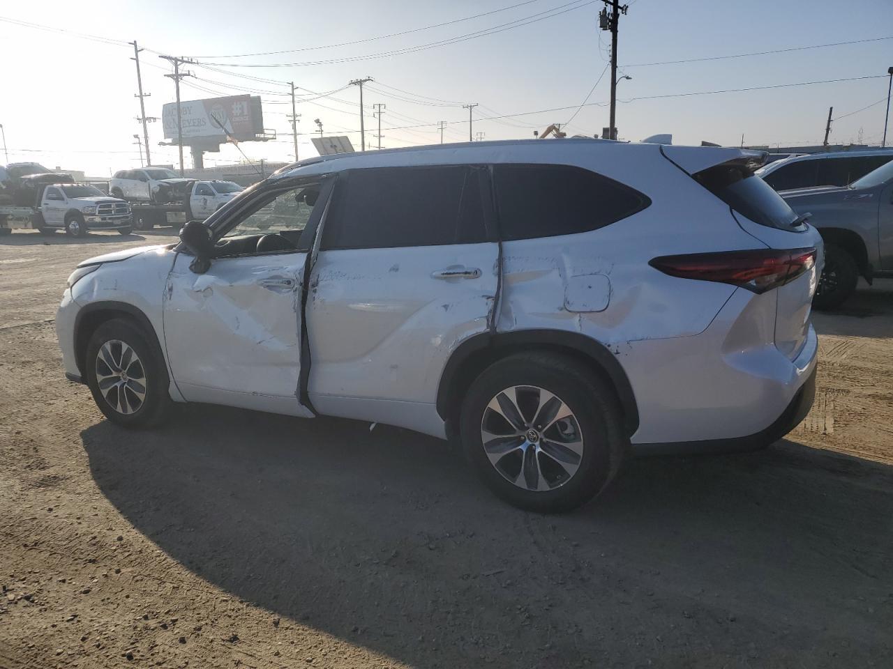 2024 TOYOTA HIGHLANDER - Image 2