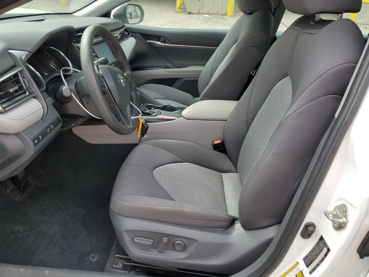 2020 TOYOTA CAMRY LE - Фото 7