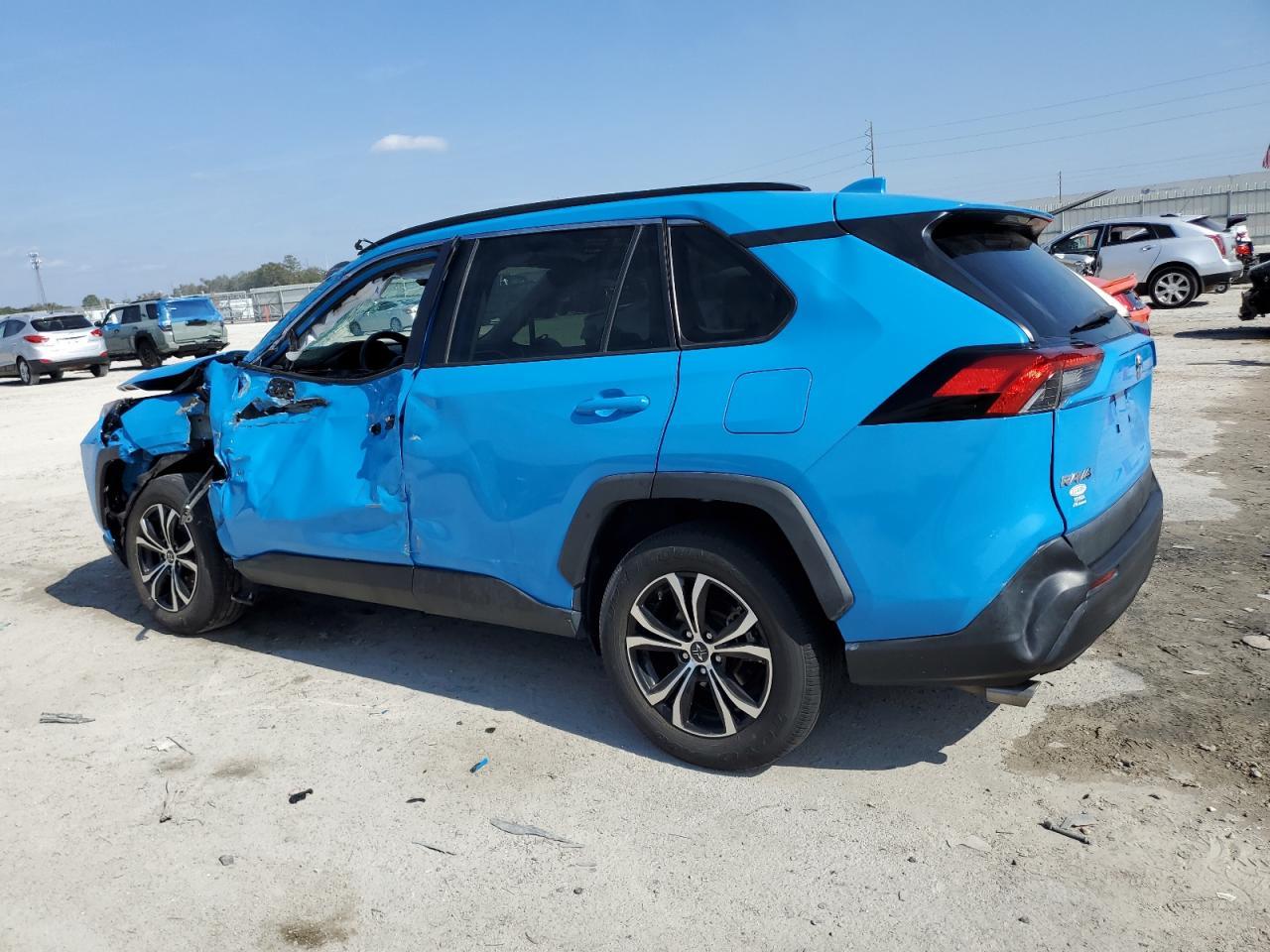 2021 TOYOTA RAV4 LE - Фото 2