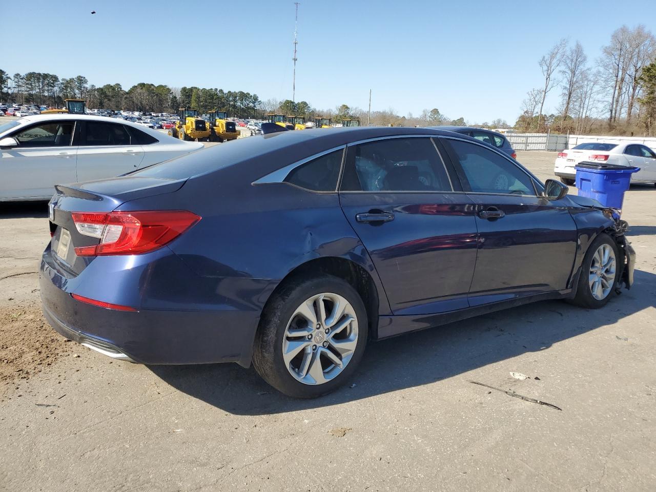 2018 HONDA ACCORD LX - Image 3