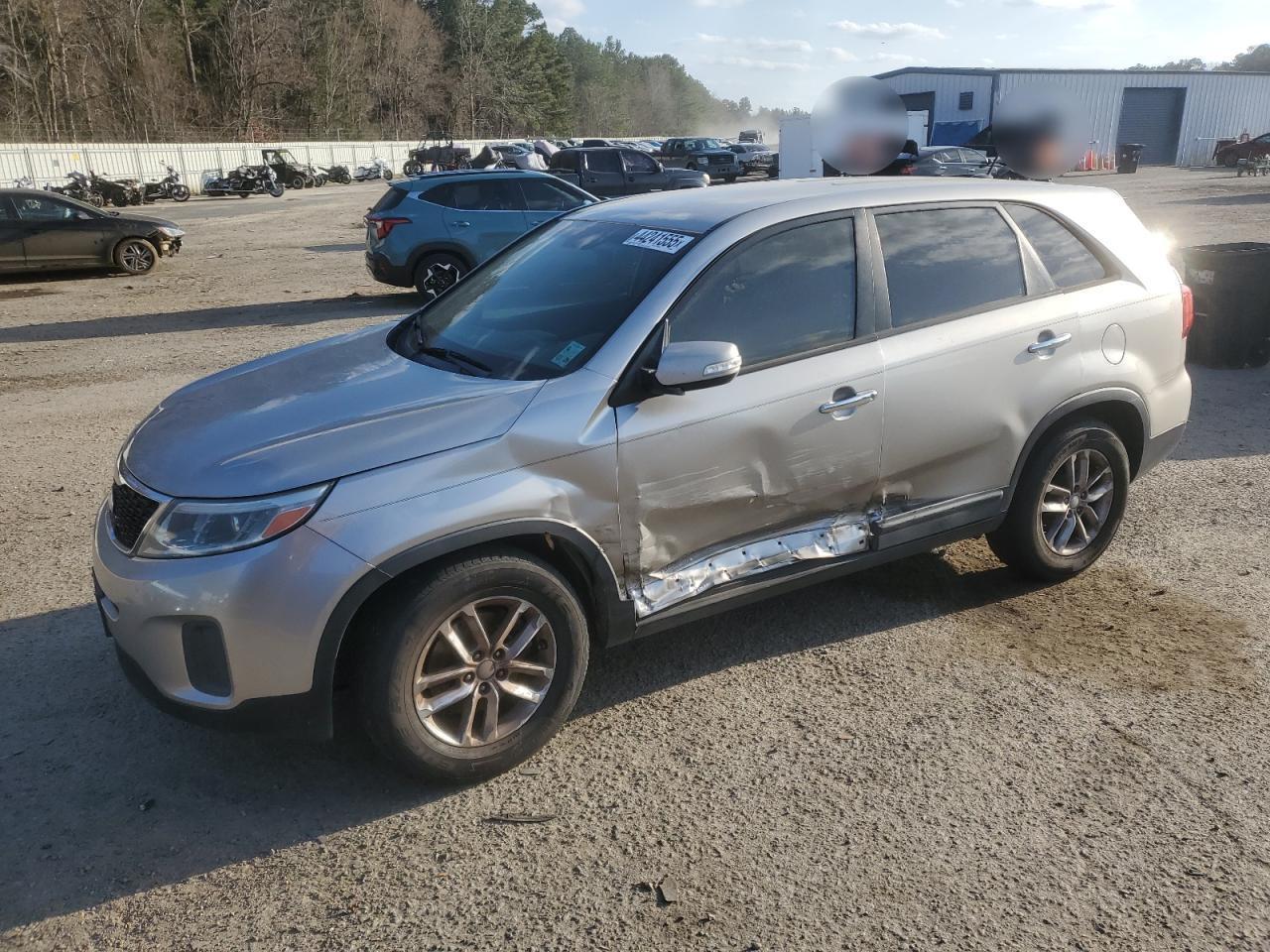 2015 KIA SORENTO LX