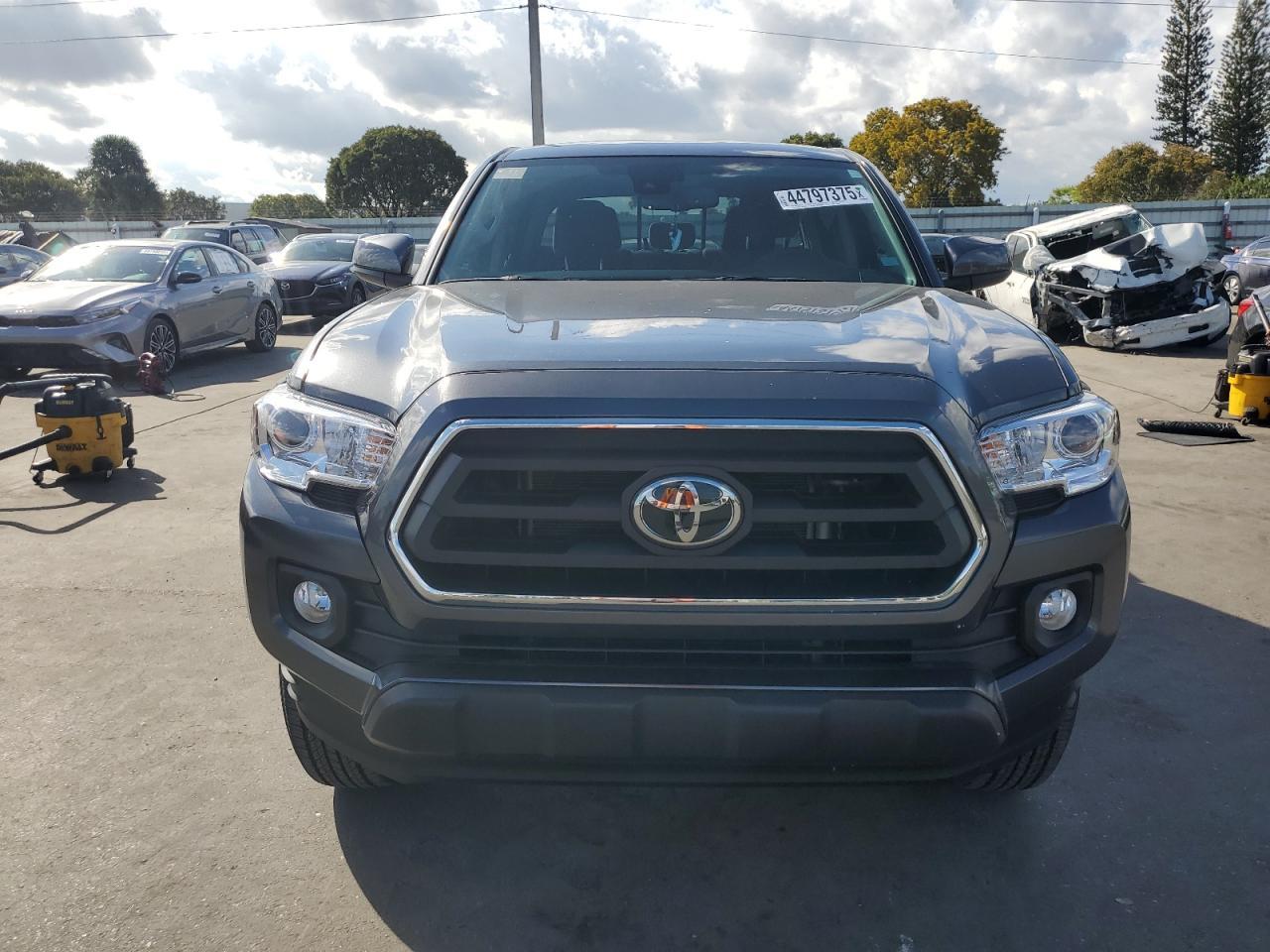 2023 TOYOTA TACOMA DOU - Фото 5