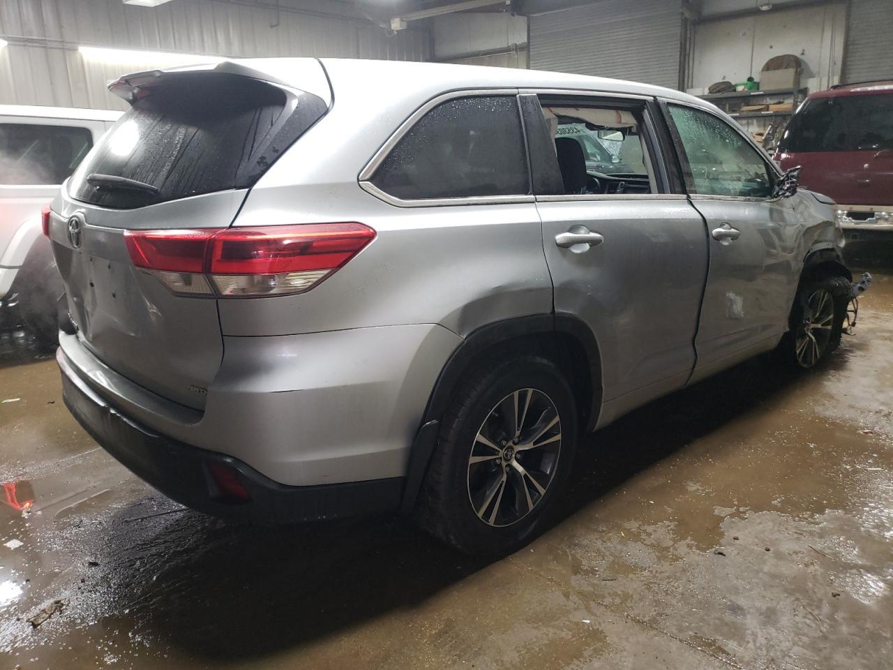 2018 TOYOTA HIGHLANDER - Image 3
