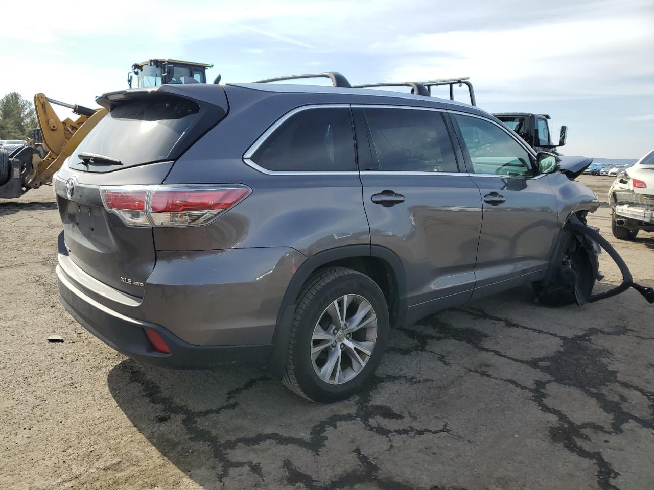 2015 TOYOTA HIGHLANDER - Фото 3