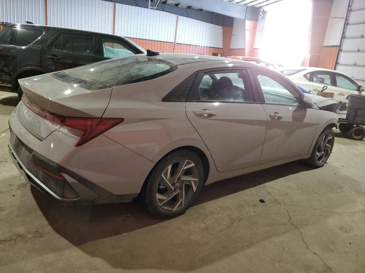 2024 HYUNDAI ELANTRA SE - Фото 3