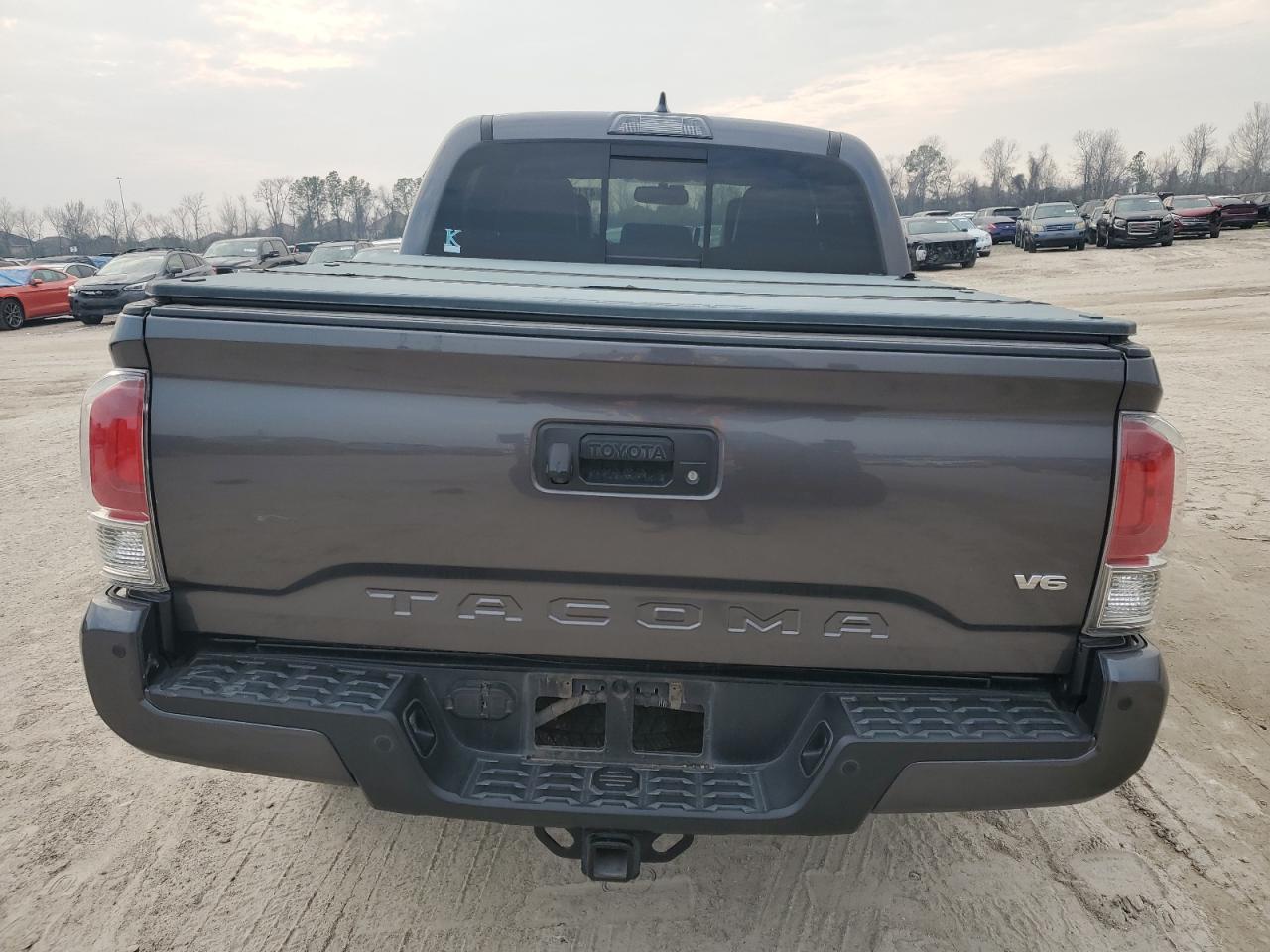 2017 TOYOTA TACOMA DOU - Фото 6