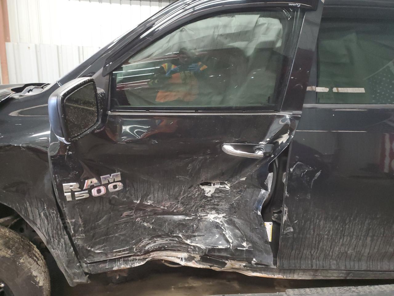 2017 RAM 1500 SLT - Image 7