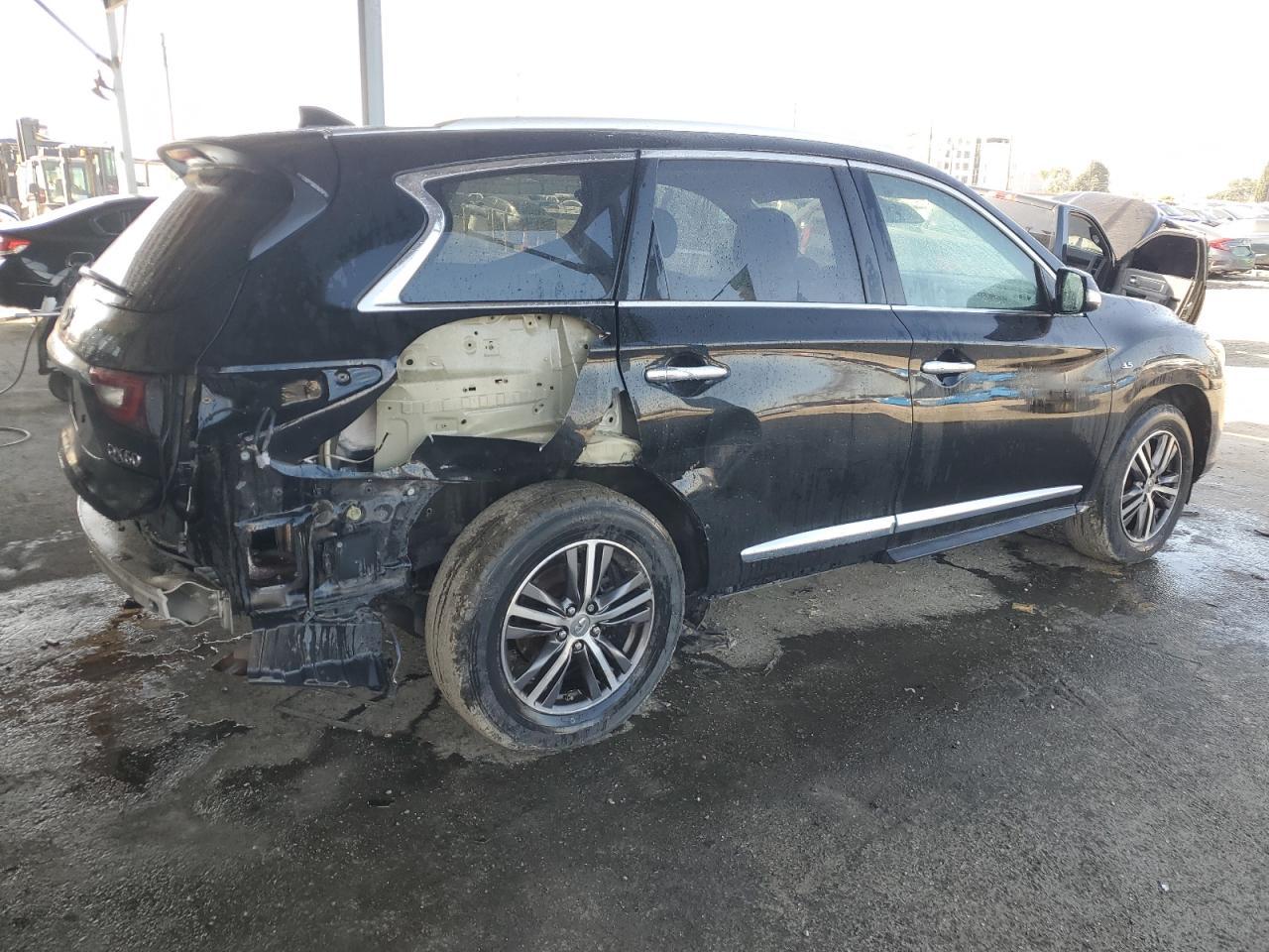 2019 INFINITI QX60 LUXE - Image 3