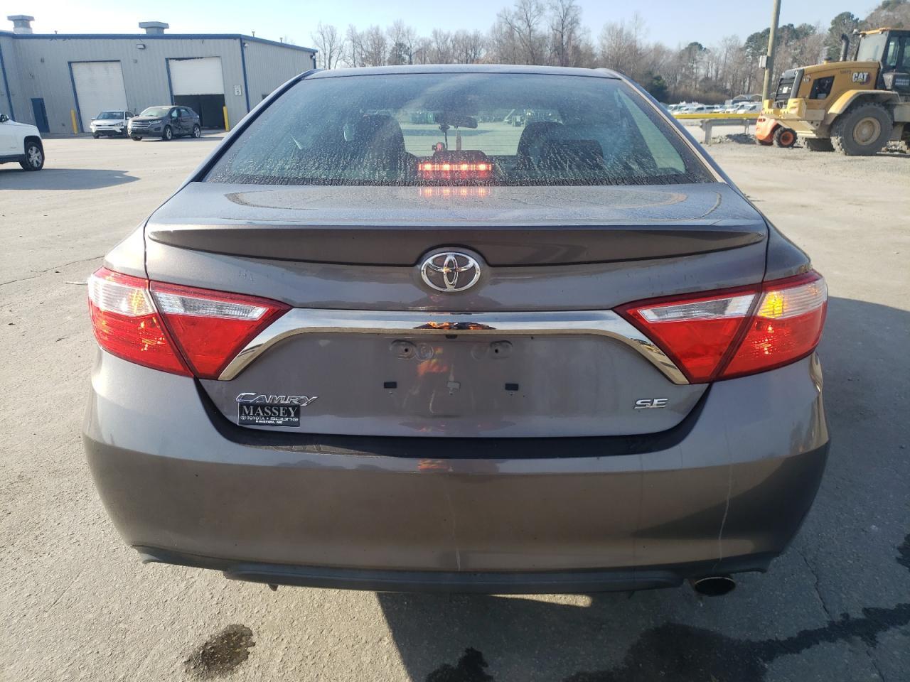 2017 TOYOTA CAMRY LE - Фото 6
