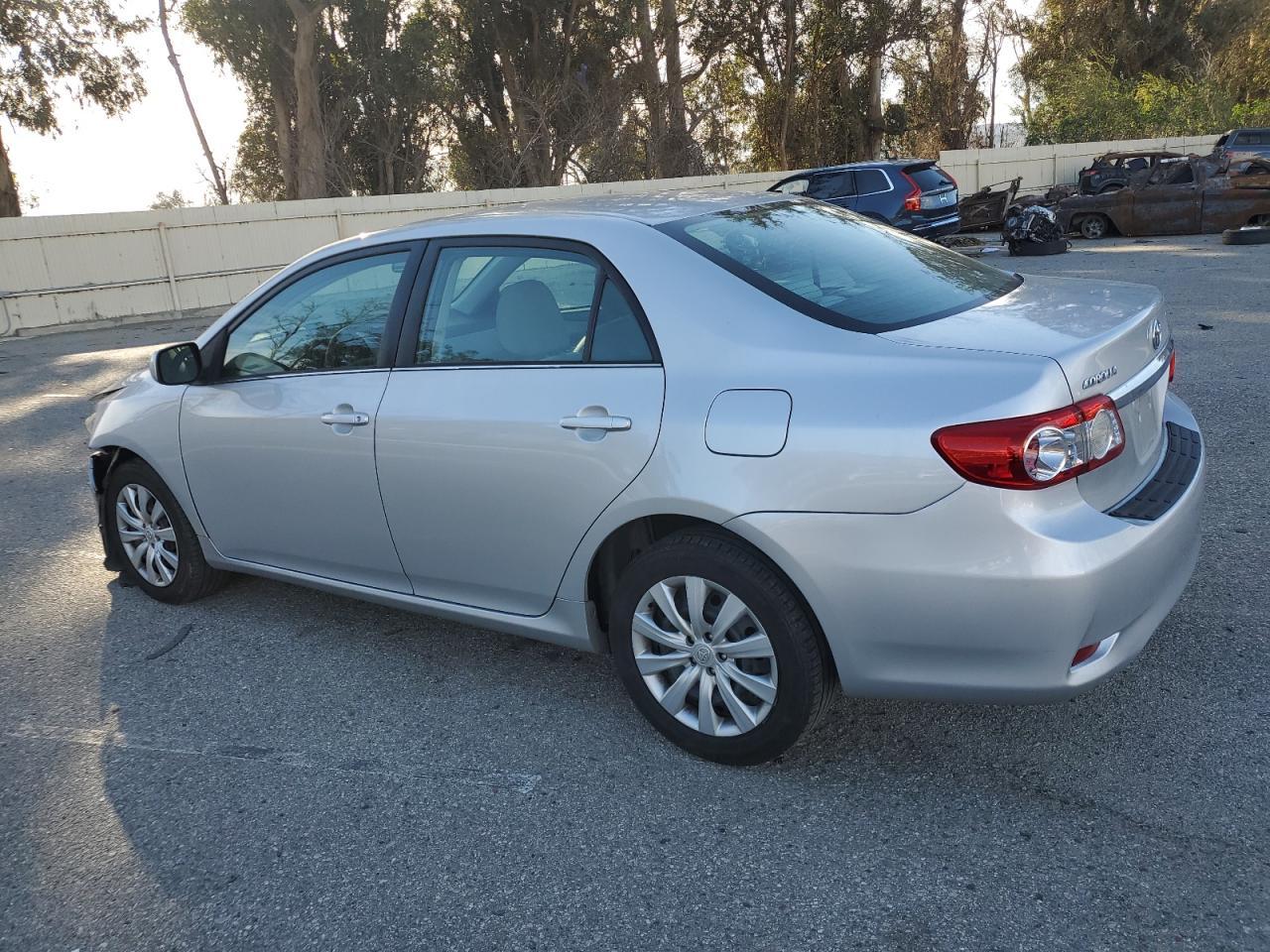 2013 TOYOTA COROLLA BA - Фото 2