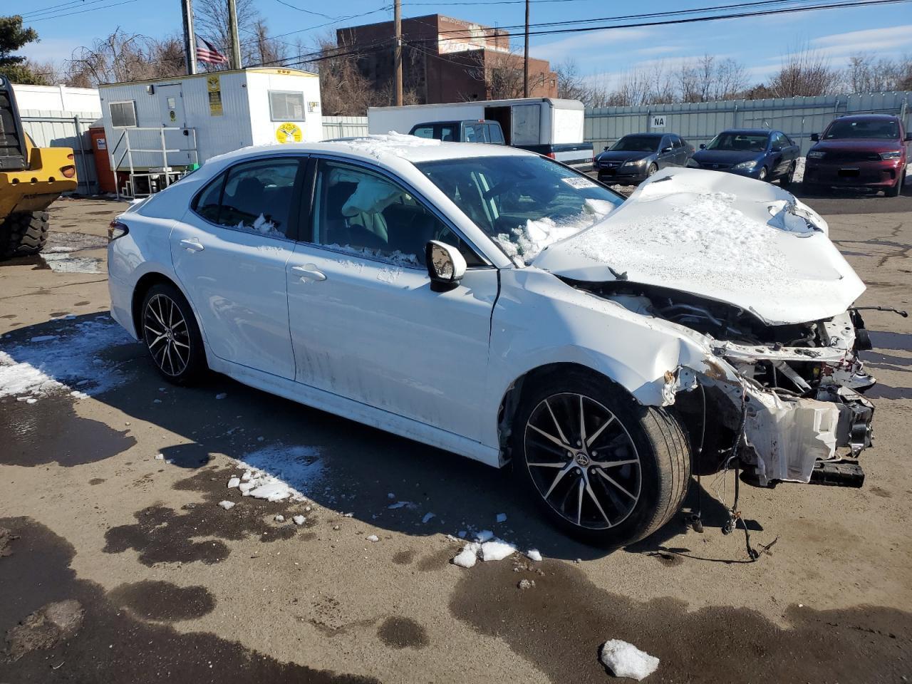 2021 TOYOTA CAMRY SE - Фото 4