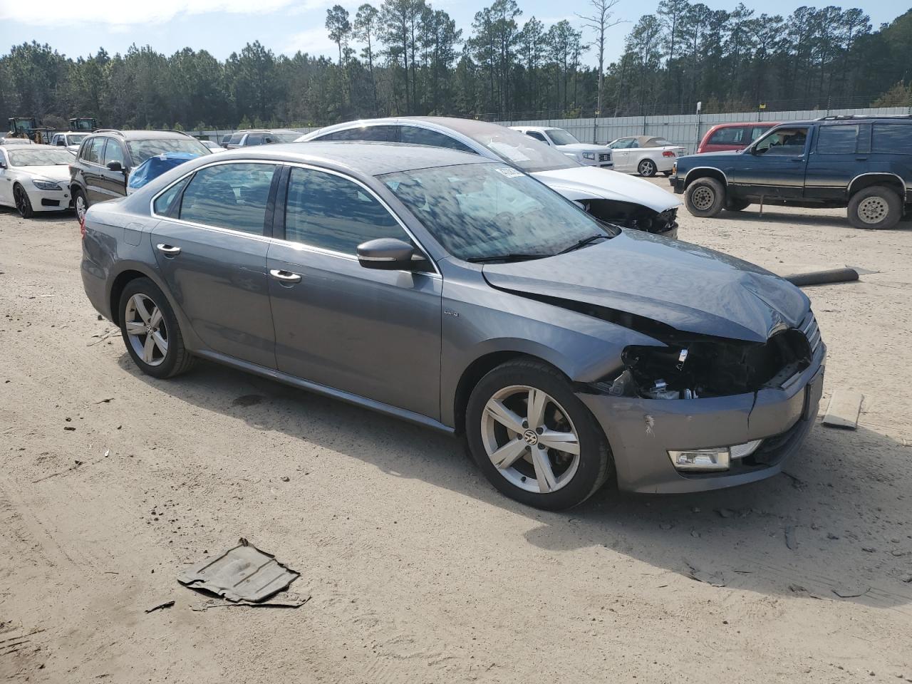 2015 VOLKSWAGEN PASSAT S - Фото 4