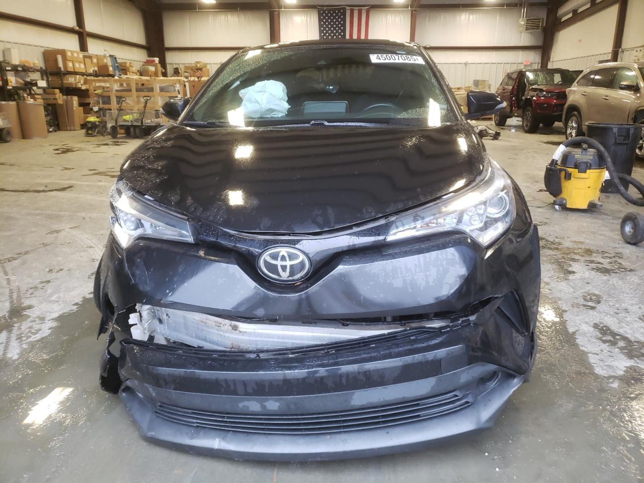 2019 TOYOTA C-HR XLE - Фото 5
