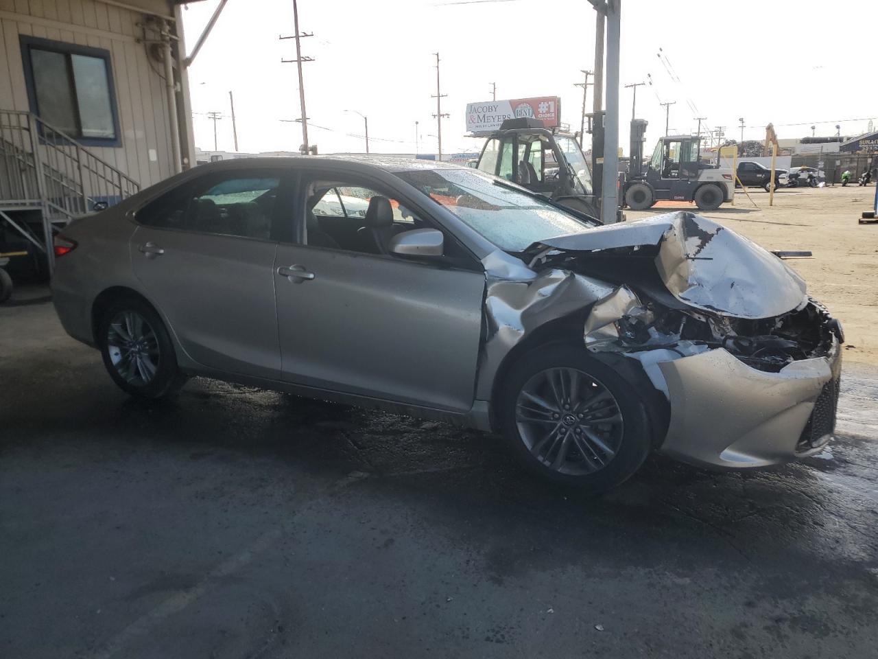 2016 TOYOTA CAMRY LE - Фото 4