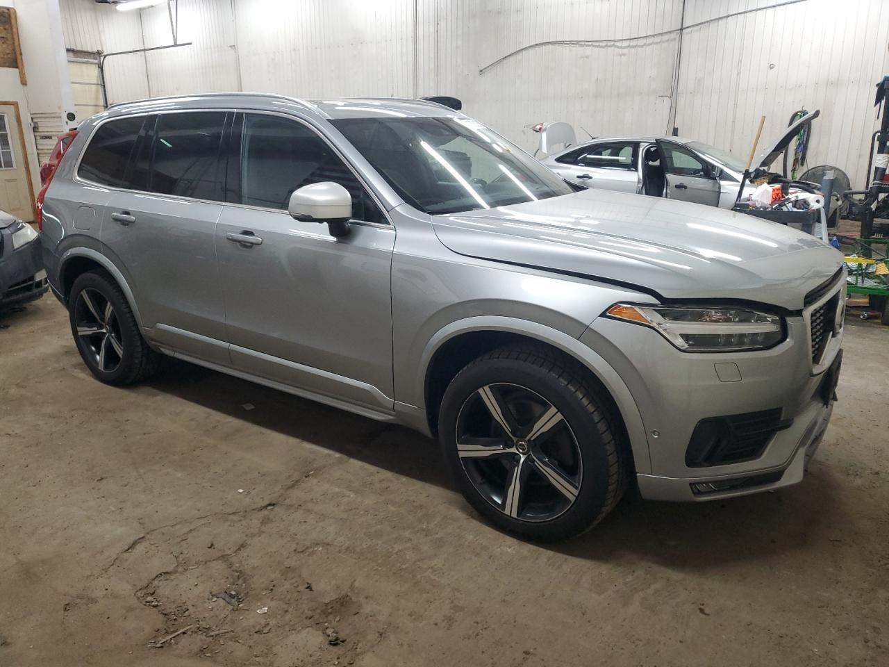 2016 VOLVO XC90 T6 - Фото 4