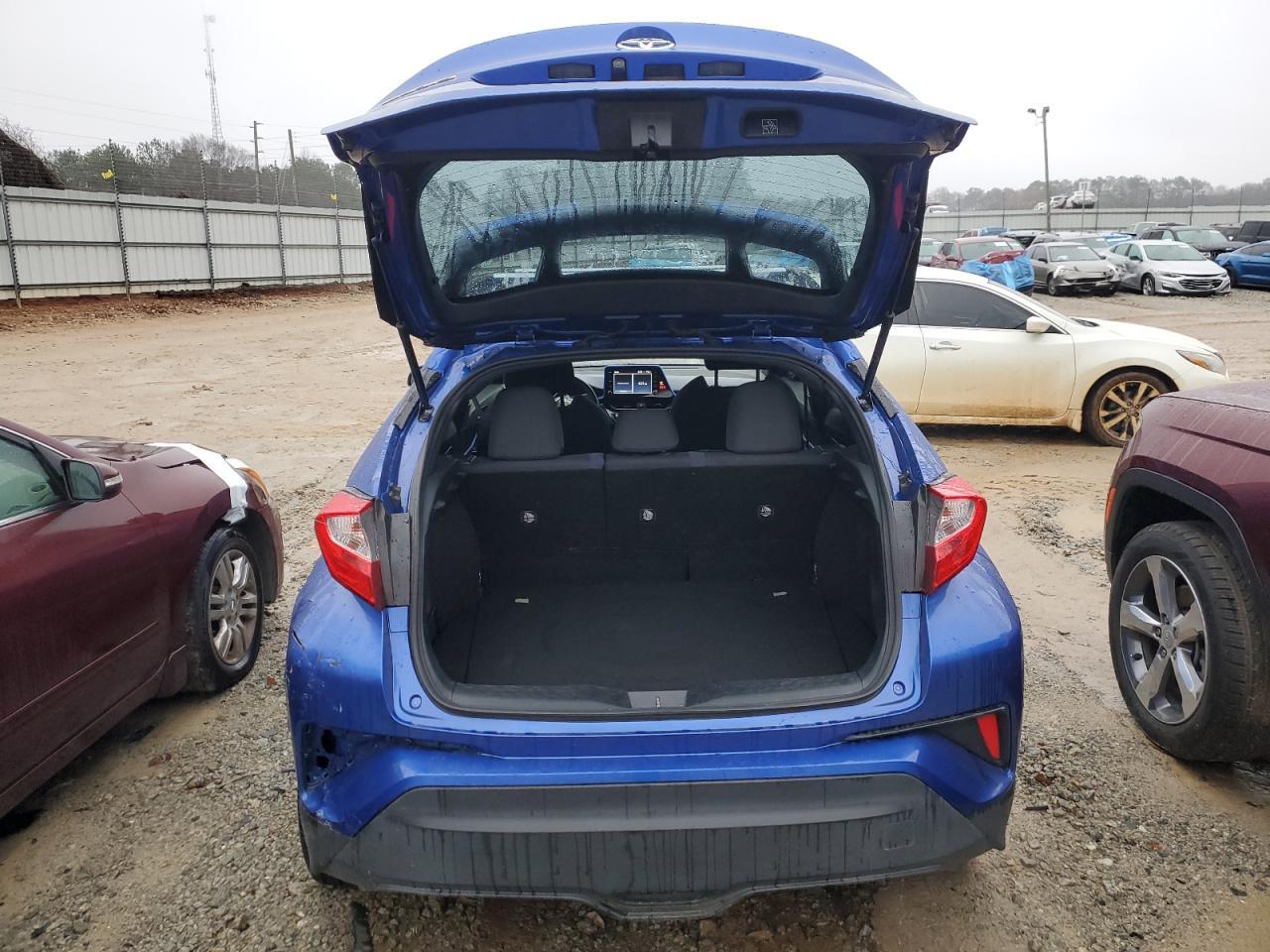 2021 TOYOTA C-HR XLE - Фото 6
