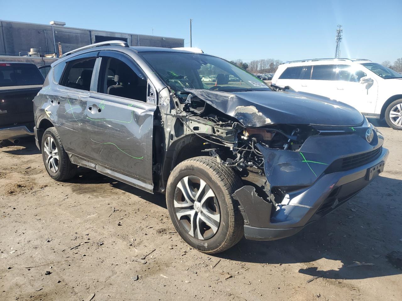 2018 TOYOTA RAV4 LE - Image 4