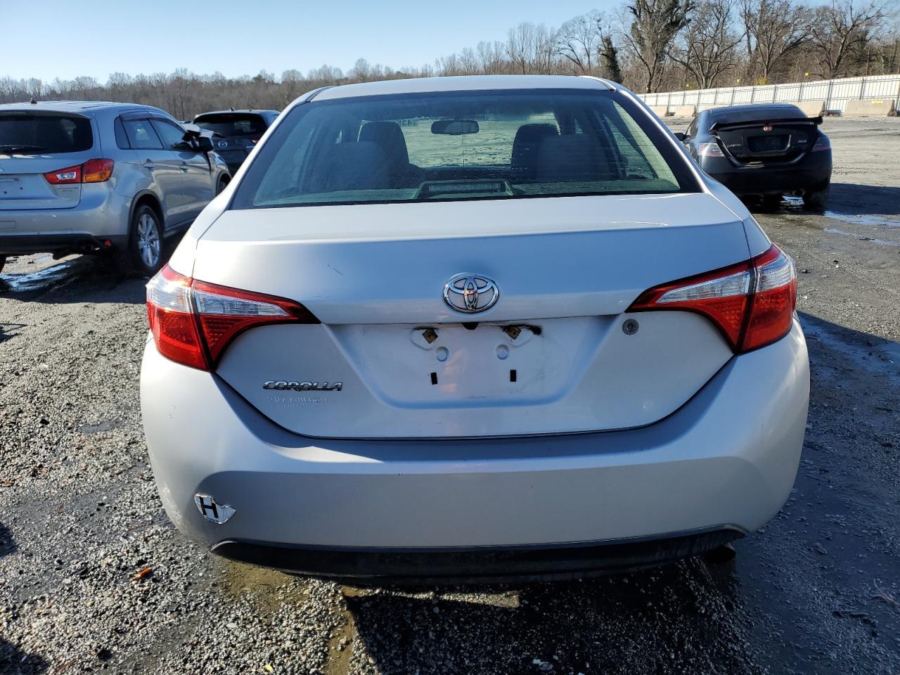 2015 TOYOTA COROLLA L - Фото 6