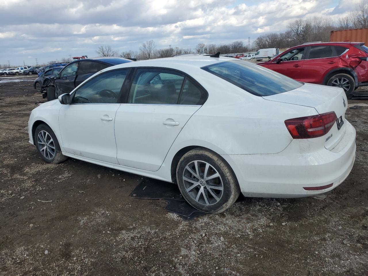 2017 VOLKSWAGEN JETTA SE - Image 2