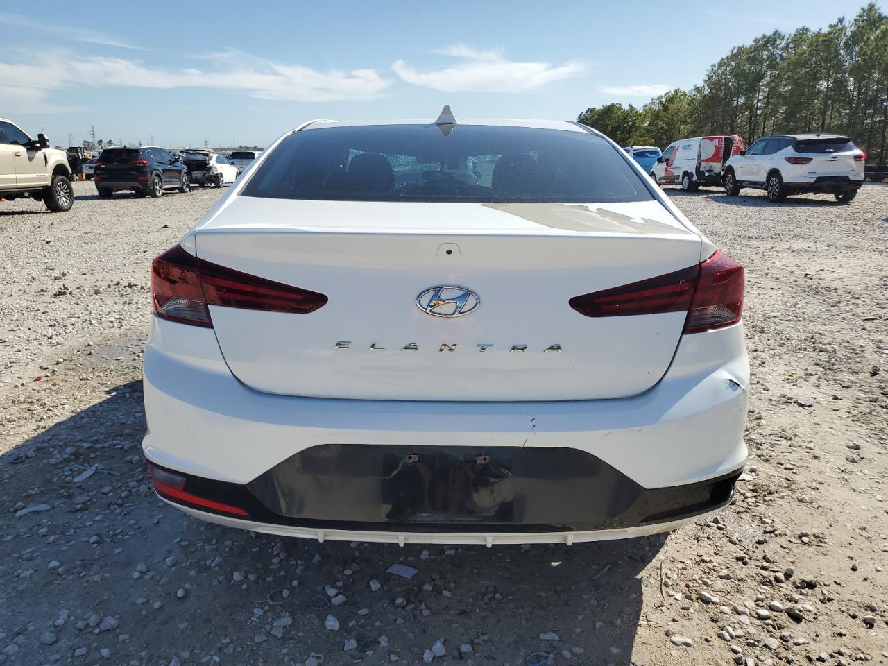2019 HYUNDAI ELANTRA SE - Фото 6