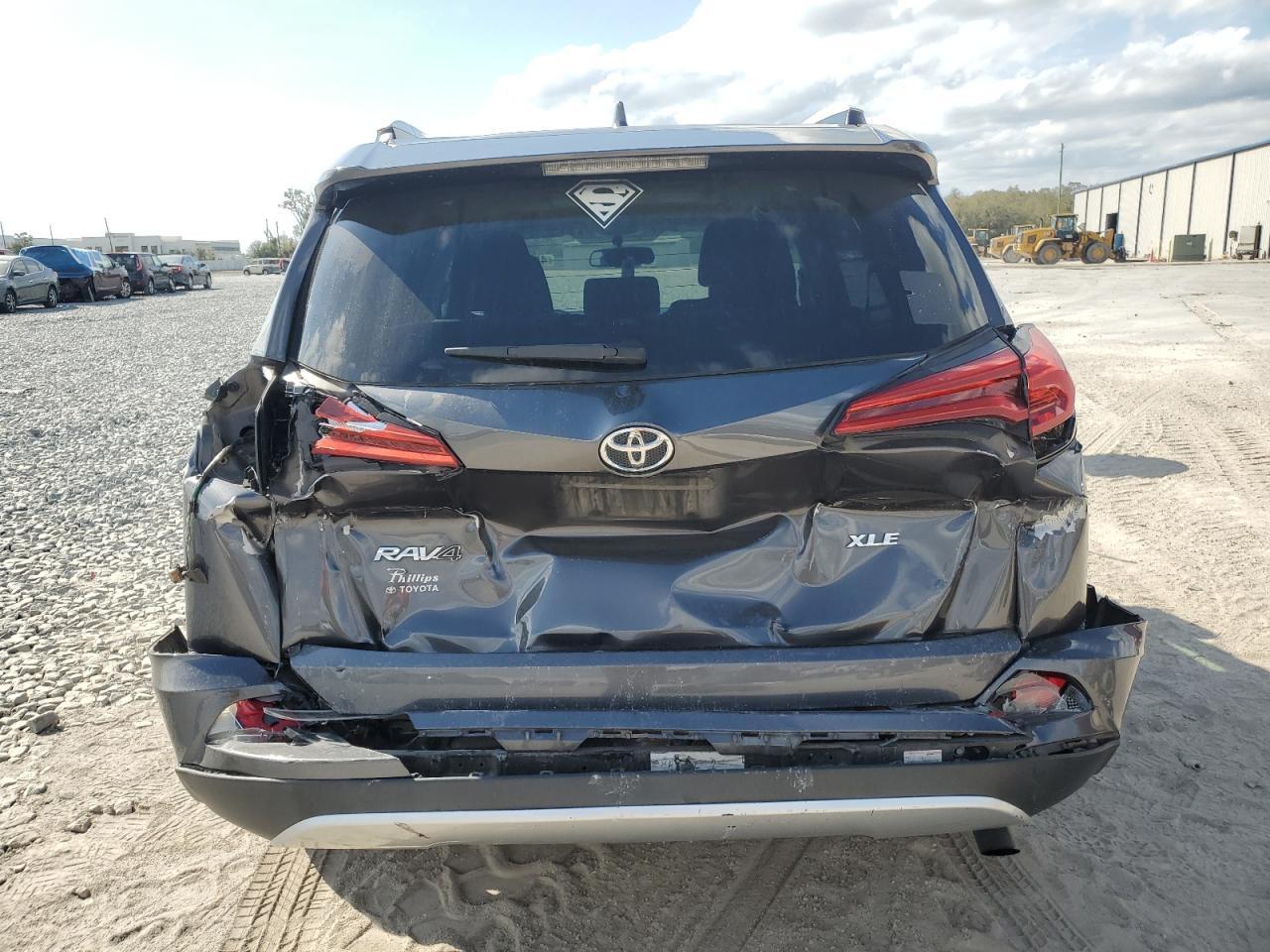 2016 TOYOTA RAV4 XLE - Image 6