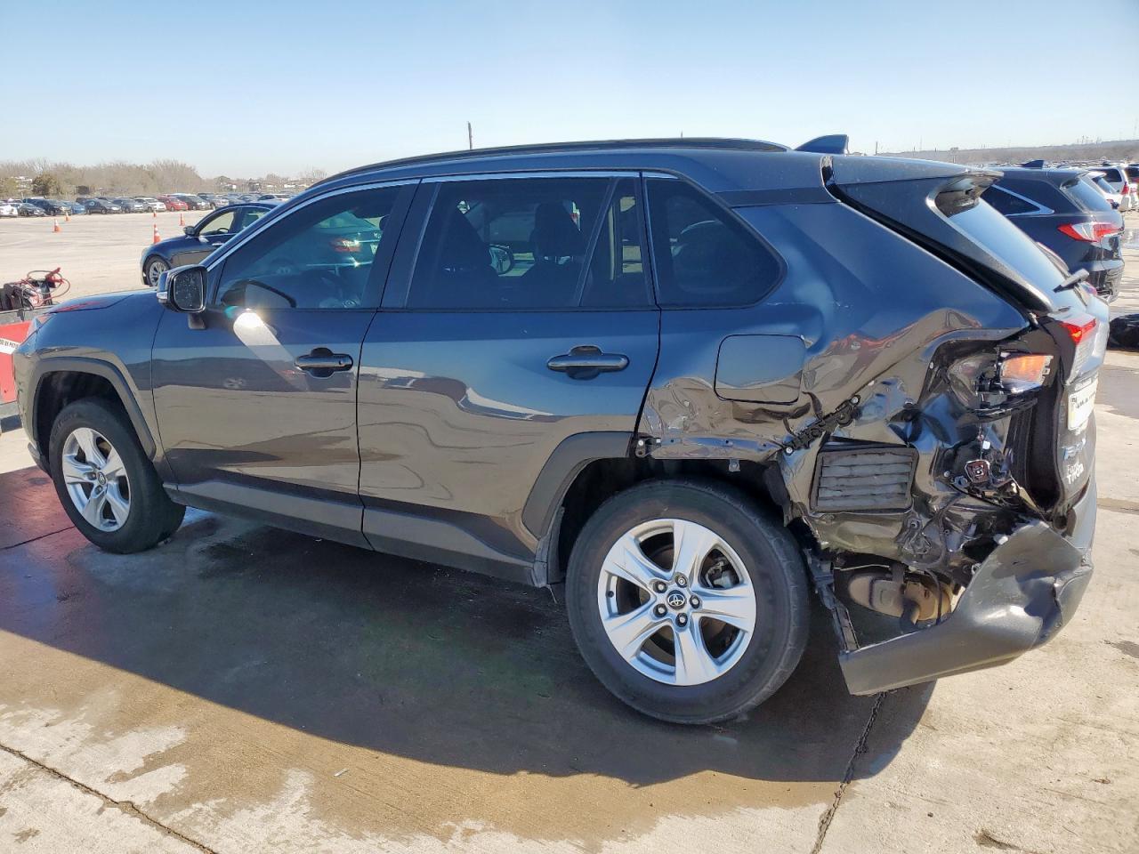 2020 TOYOTA RAV4 XLE - Фото 2