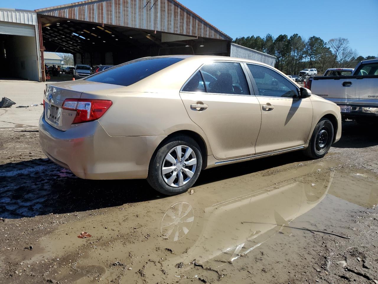 2012 TOYOTA CAMRY BASE - Фото 3