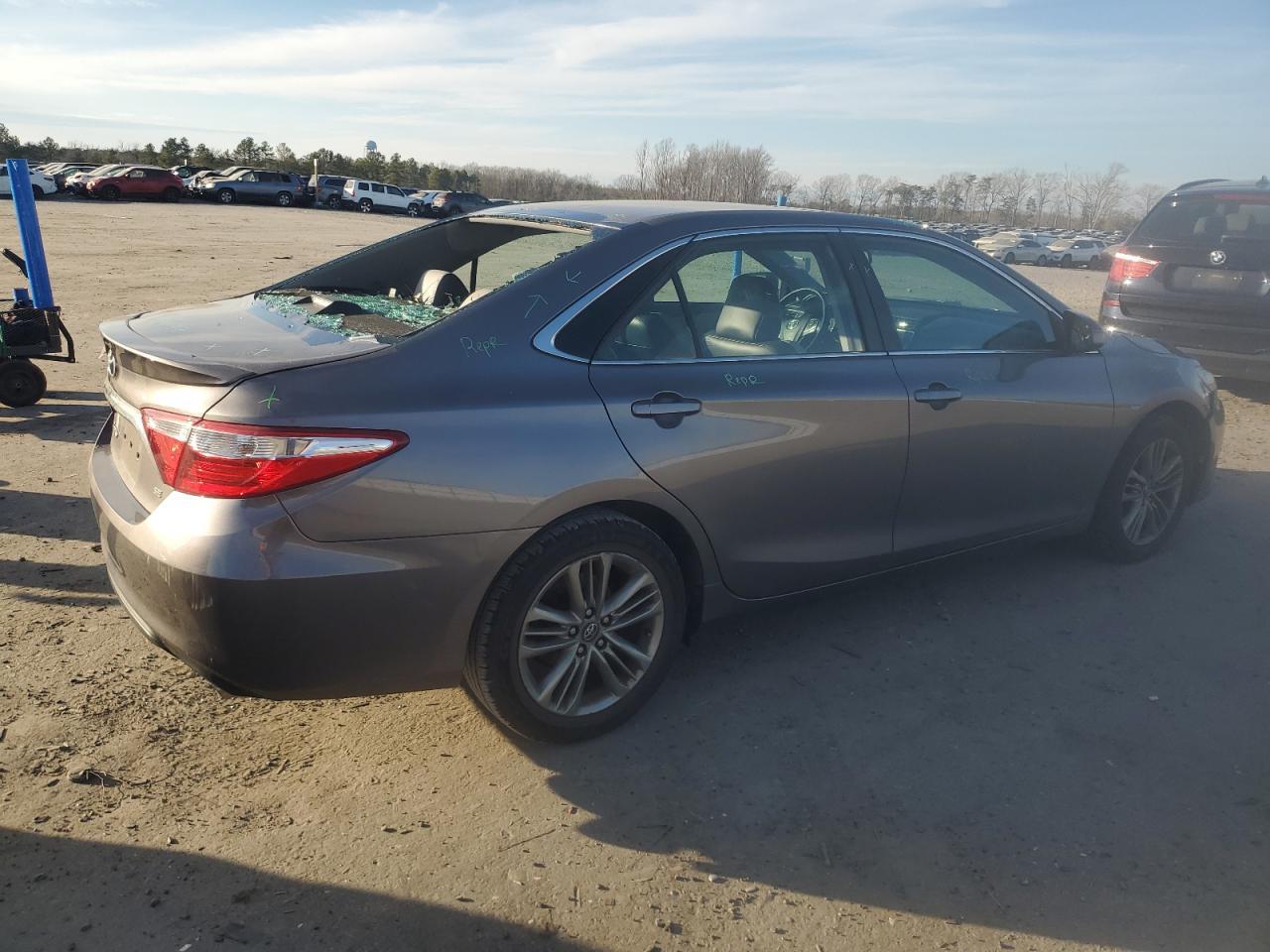 2016 TOYOTA CAMRY LE - Image 3